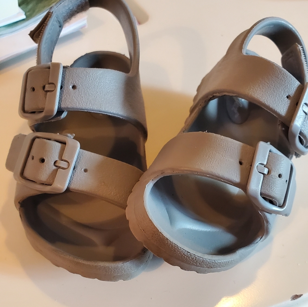 Toddler Cat & Jack Sandals size 7